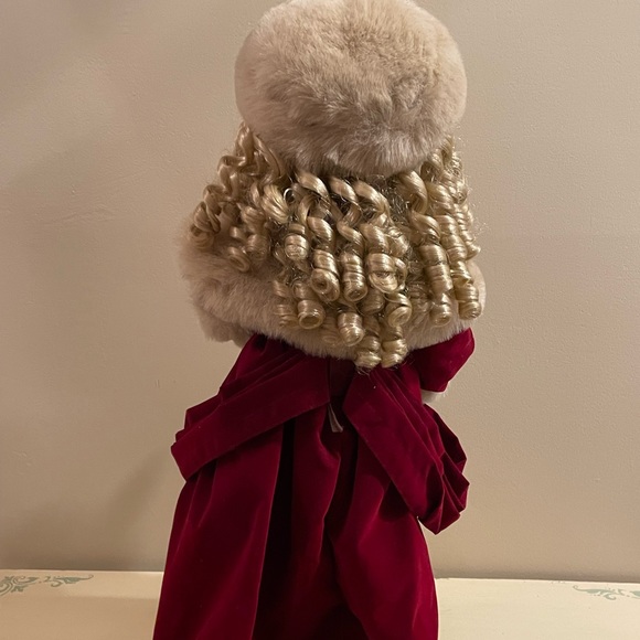 Beautiful moving Victorian doll - Picture 6 of 7